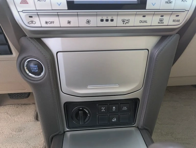 Toyota Prado VXR 2018 Full Option-V6 4.0L - GCC Specs - Well Maintained-7