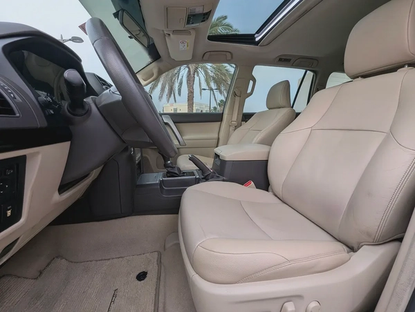 Toyota Prado VXR 2018 Full Option-V6 4.0L - GCC Specs - Well Maintained