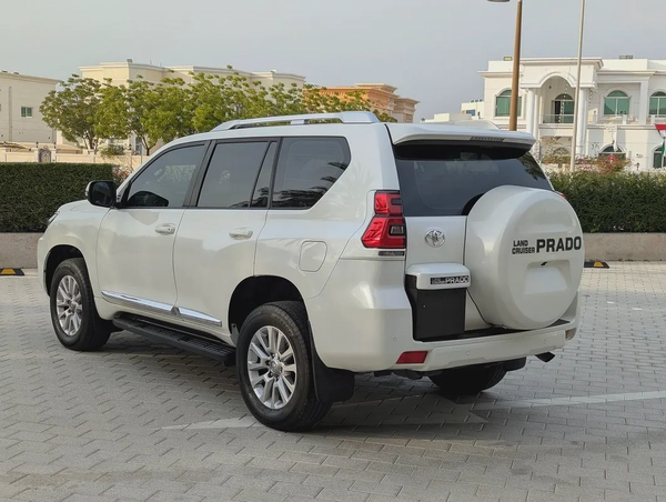 Toyota Prado VXR 2018 Full Option-V6 4.0L - GCC Specs - Well Maintained