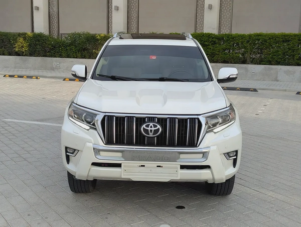 Toyota Prado VXR 2018 Full Option-V6 4.0L - GCC Specs - Well Maintained