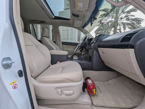 Toyota Prado VXR 2018 Full Option-V6 4.0L - GCC Specs - Well Maintained