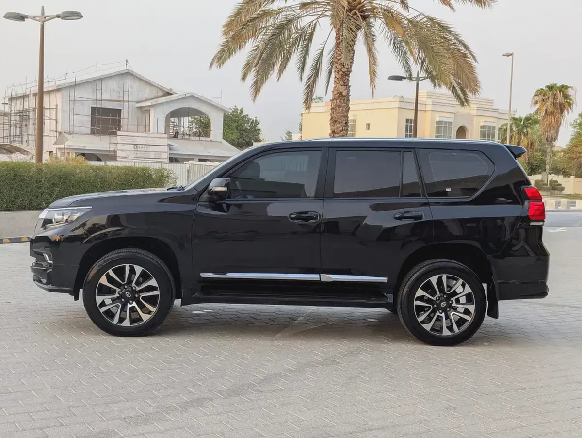 2020 Toyota Prado TXL  | GCC Specs Interior and Exterior Excellent Condition-6-6