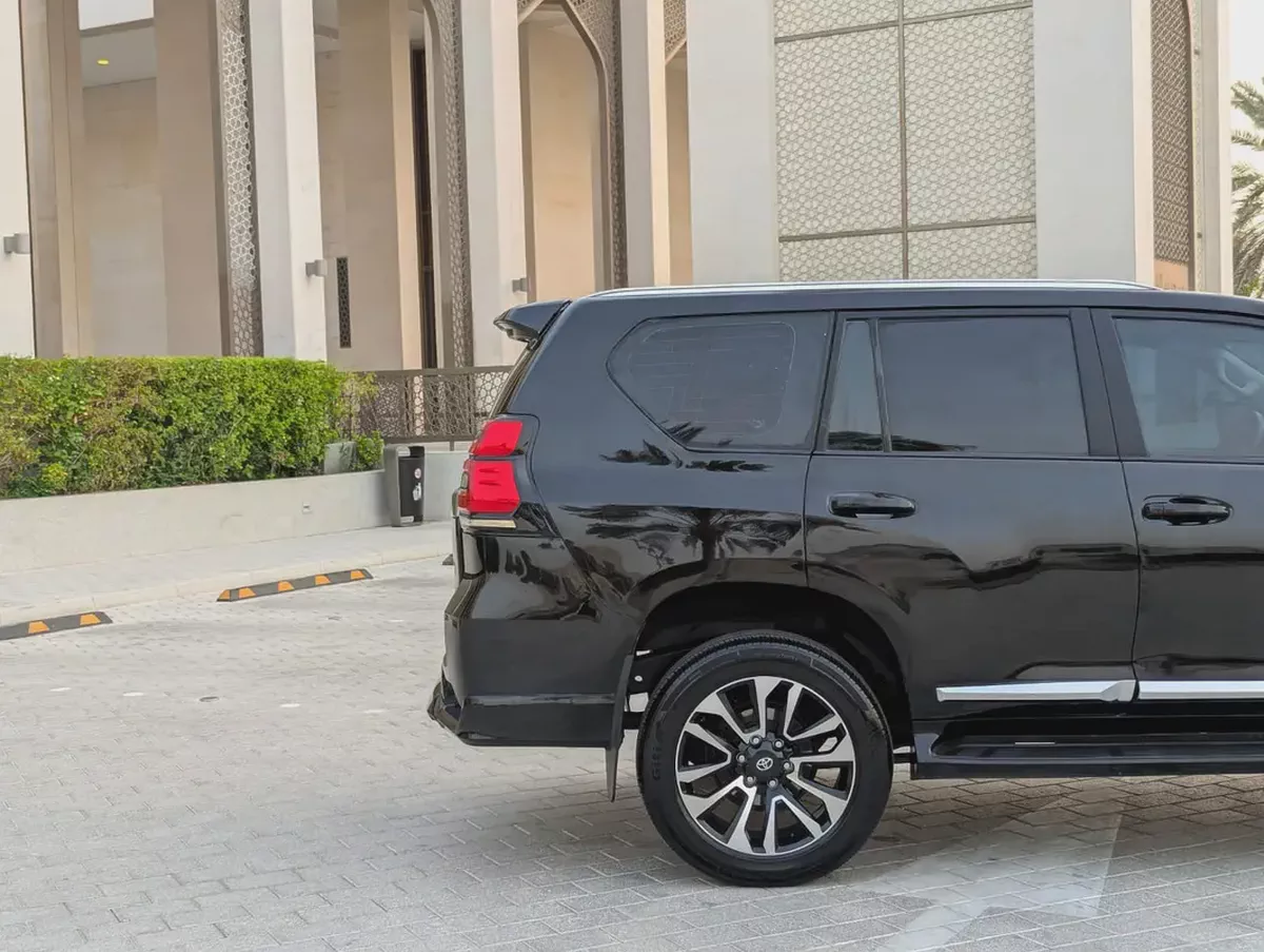 2020 Toyota Prado TXL  | GCC Specs Interior and Exterior Excellent Condition-8-8