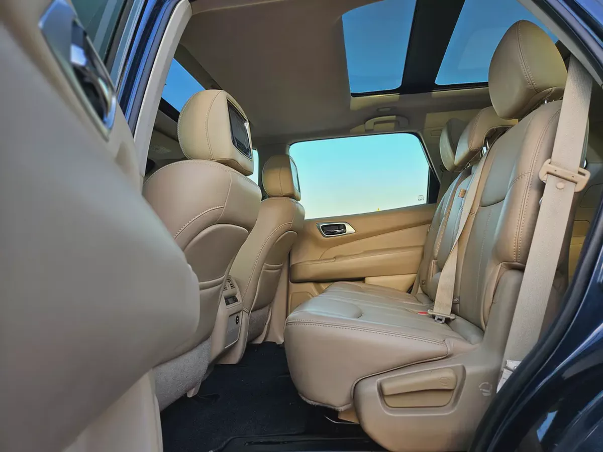 Nissan Pathfinder Platinum 2016 | GCC Specs | Pristine Condition Full Option TOP 4X4-11-11