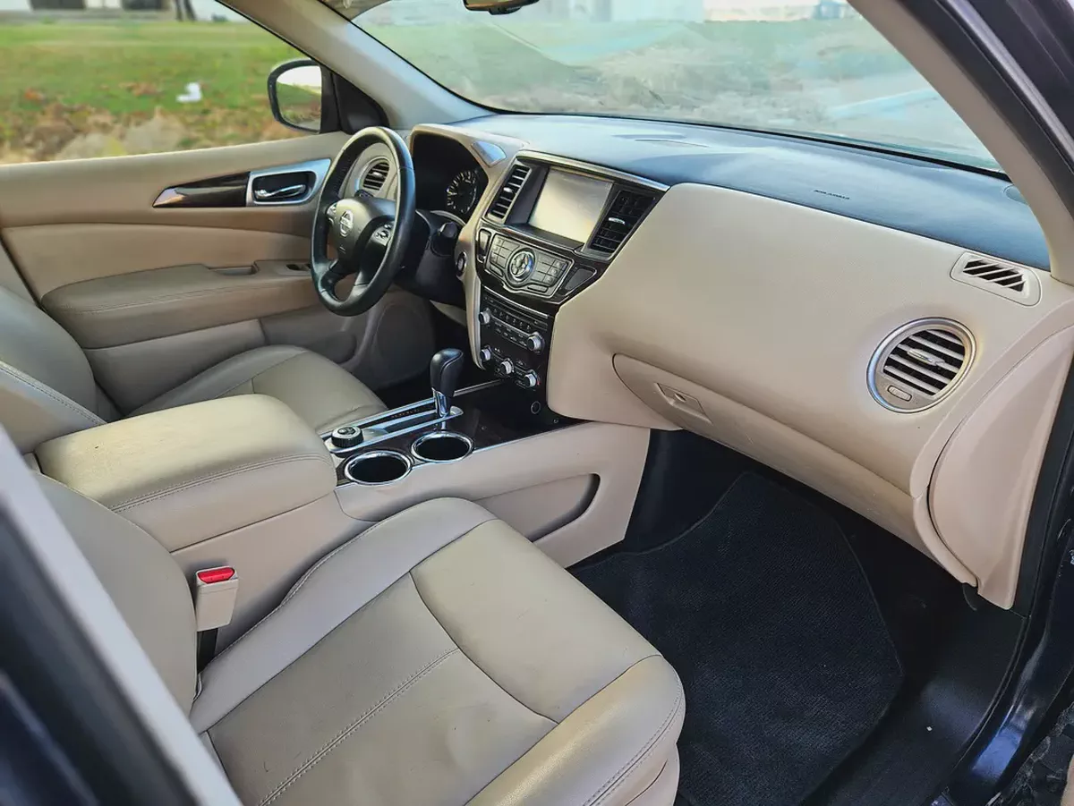 Nissan Pathfinder Platinum 2016 | GCC Specs | Pristine Condition Full Option TOP 4X4-13-13