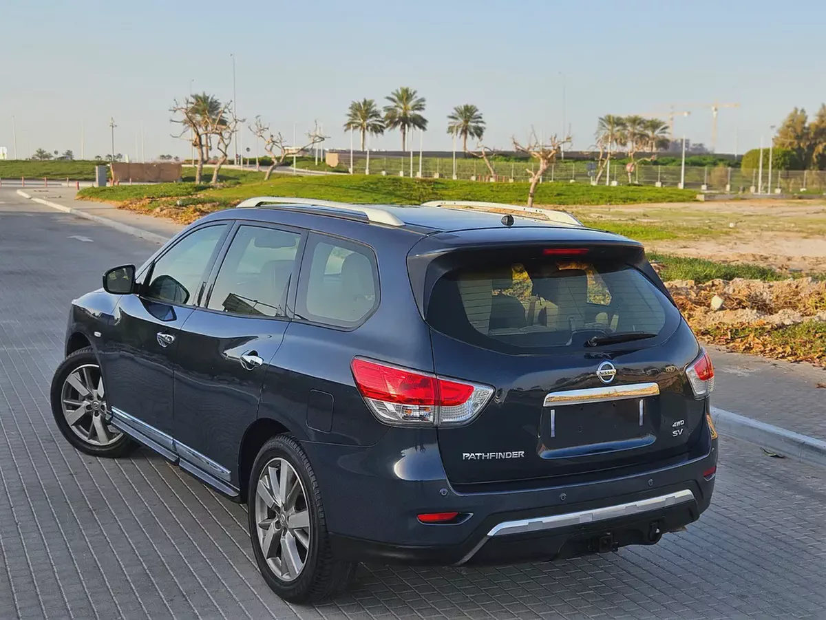 Nissan Pathfinder Platinum 2016 | GCC Specs | Pristine Condition Full Option TOP 4X4-17-17