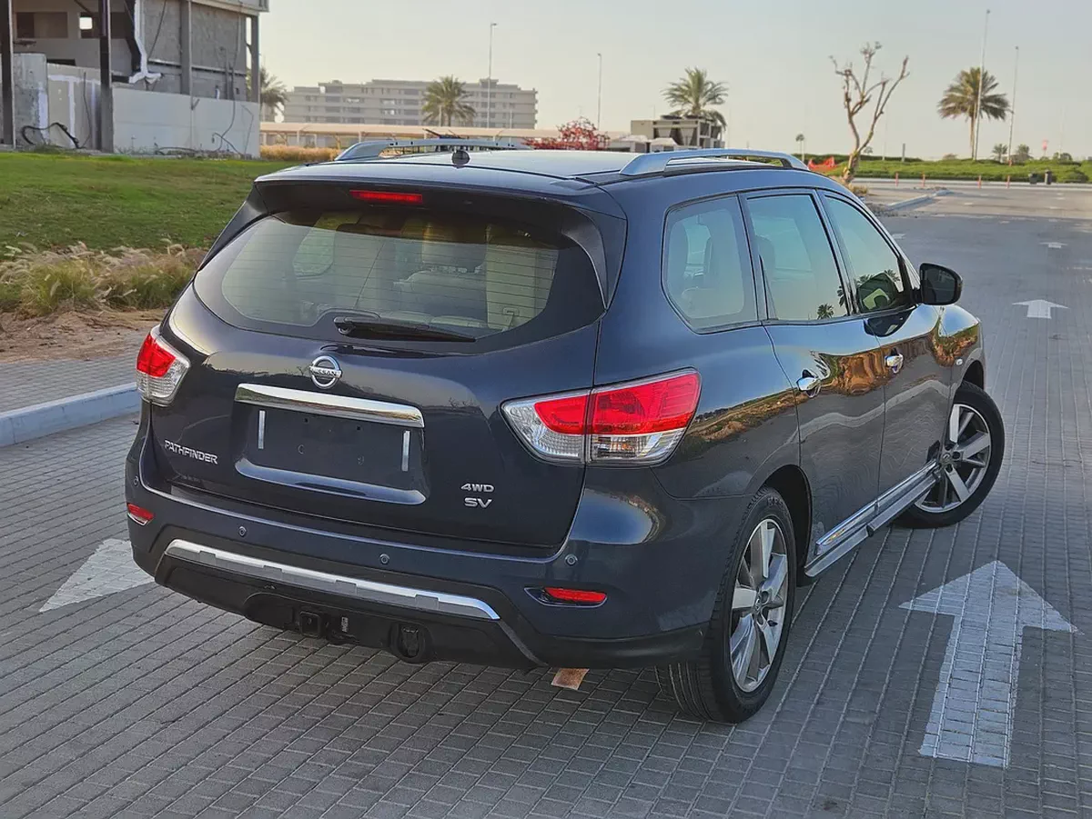 Nissan Pathfinder Platinum 2016 | GCC Specs | Pristine Condition Full Option TOP 4X4-18-18