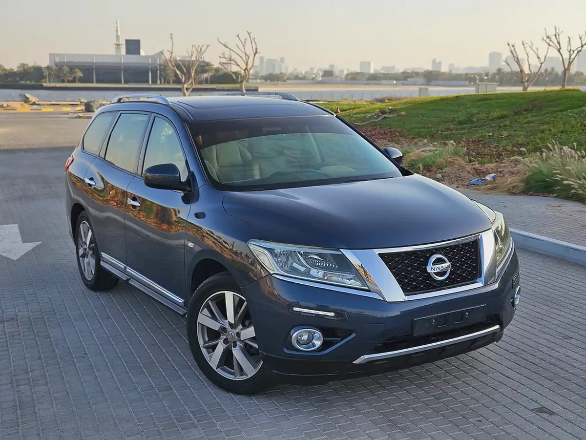 Nissan Pathfinder Platinum 2016 | GCC Specs | Pristine Condition Full Option TOP 4X4-1-1