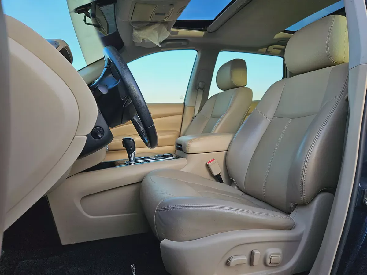 Nissan Pathfinder Platinum 2016 | GCC Specs | Pristine Condition Full Option TOP 4X4-7-7