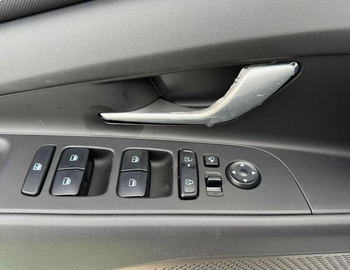 Hyundai Elantra SMART 1.5L PETROL / SUNROOF WITH LEATHER / CHINESE SPCES (CODE# ELITE) READY STOCK-19-0