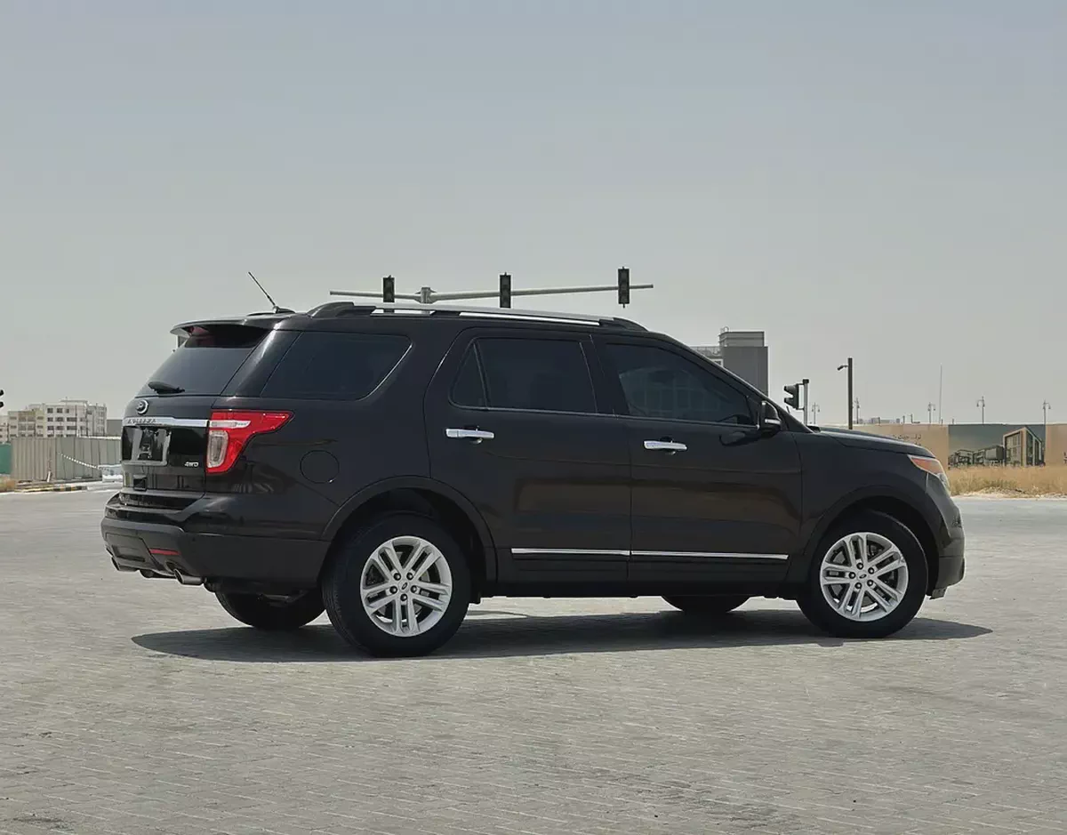 Ford Explorer XLT | 3.5L V6 | 2014 | GCC Specs | 147,000 km | Black / Beige-5-5