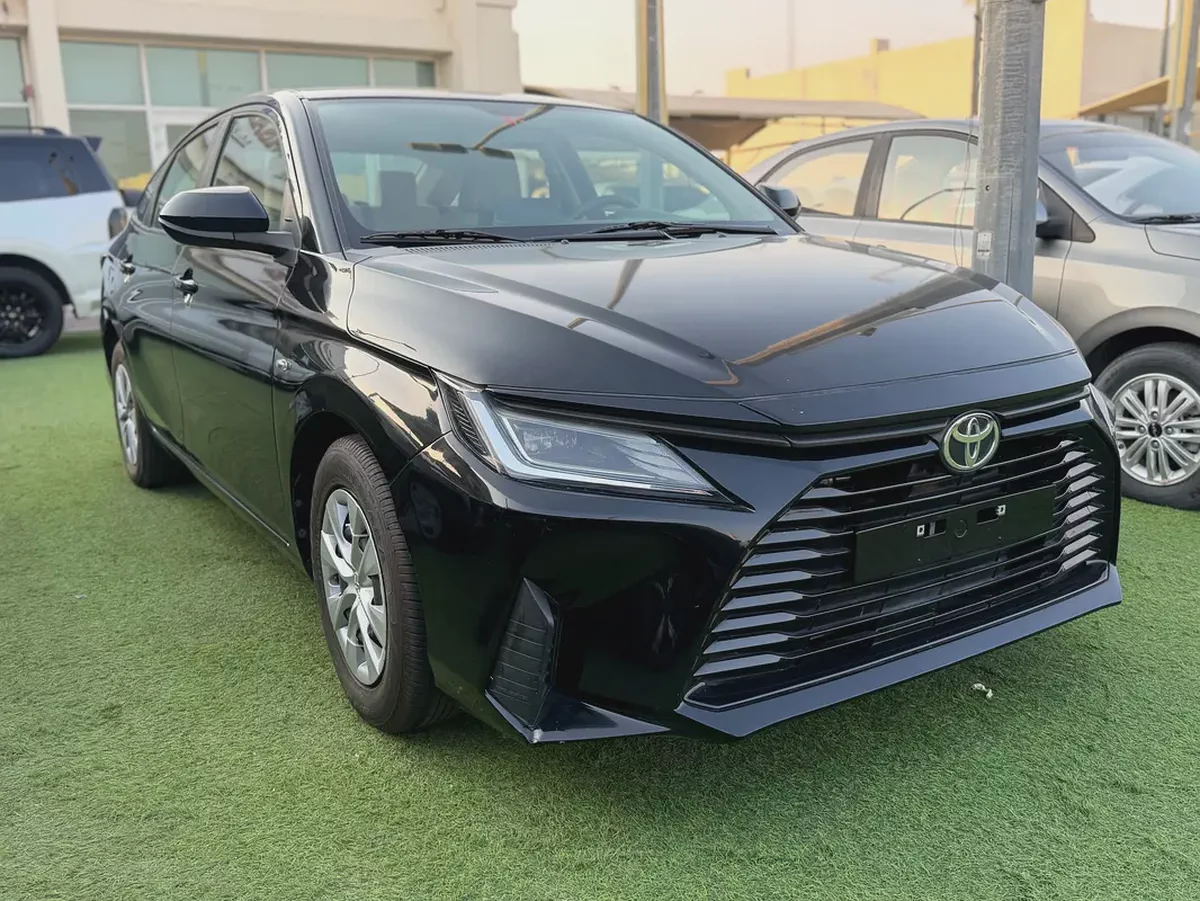 Toyota Yaris-2023 -SE --Gcc- Excellent Condition --1-1