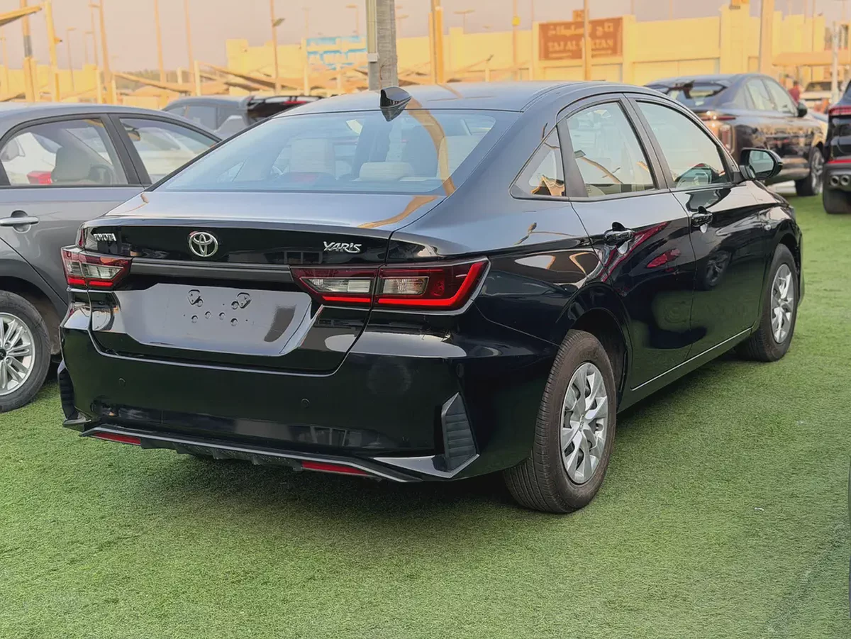 Toyota Yaris-2023 -SE --Gcc- Excellent Condition --4-4