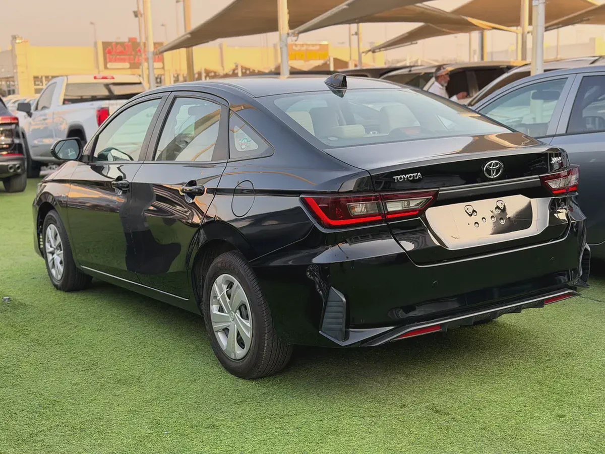 Toyota Yaris-2023 -SE --Gcc- Excellent Condition --5-5