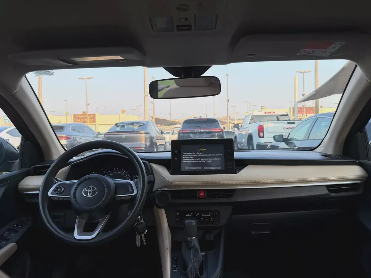 Toyota Yaris-2023 -SE --Gcc- Excellent Condition --7-7