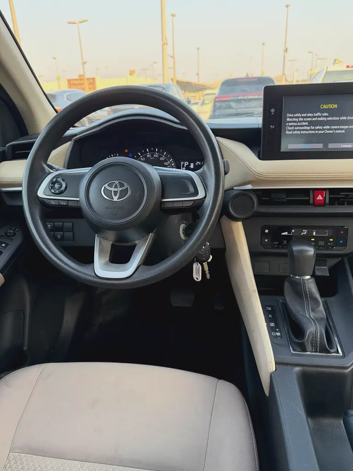 Toyota Yaris-2023 -SE --Gcc- Excellent Condition --8-8