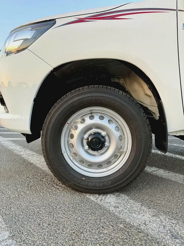 2026 Toyota Hilux Single Cab DLX - GCC Specs - Brand New!
