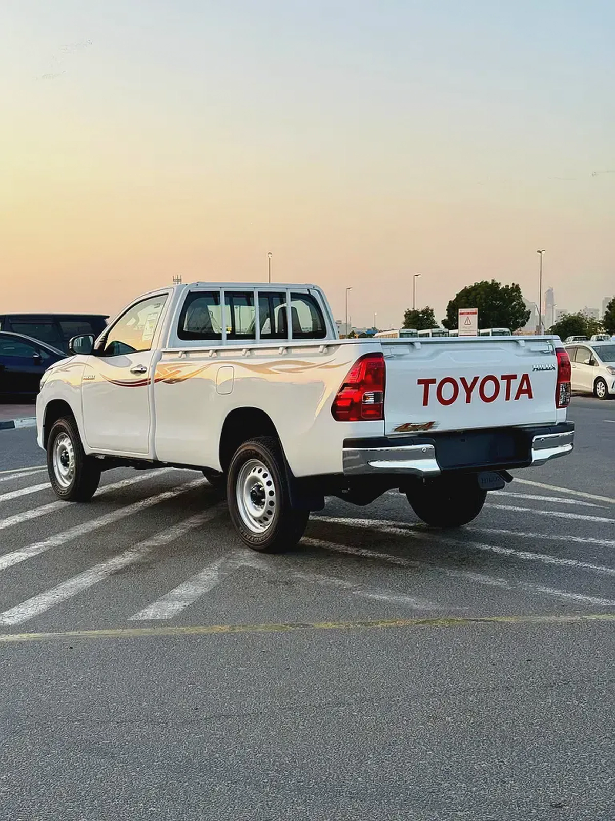 2026 Toyota Hilux Single Cab DLX - GCC Specs - Brand New!-4-4