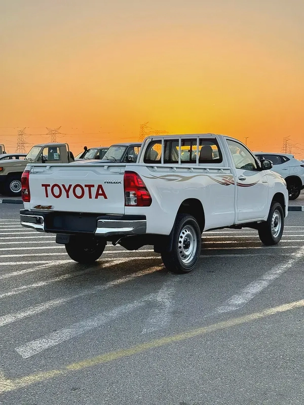 2026 Toyota Hilux Single Cab DLX - GCC Specs - Brand New!