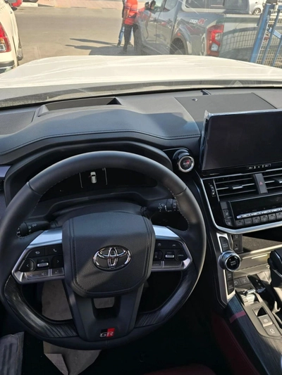 Toyota Land Cruiser GR 2026 MODEL-2