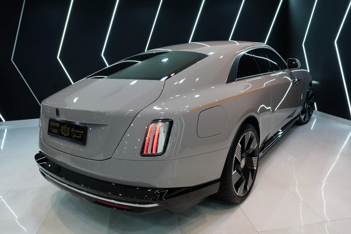Rolls-Royce Spectre 2024-4-4