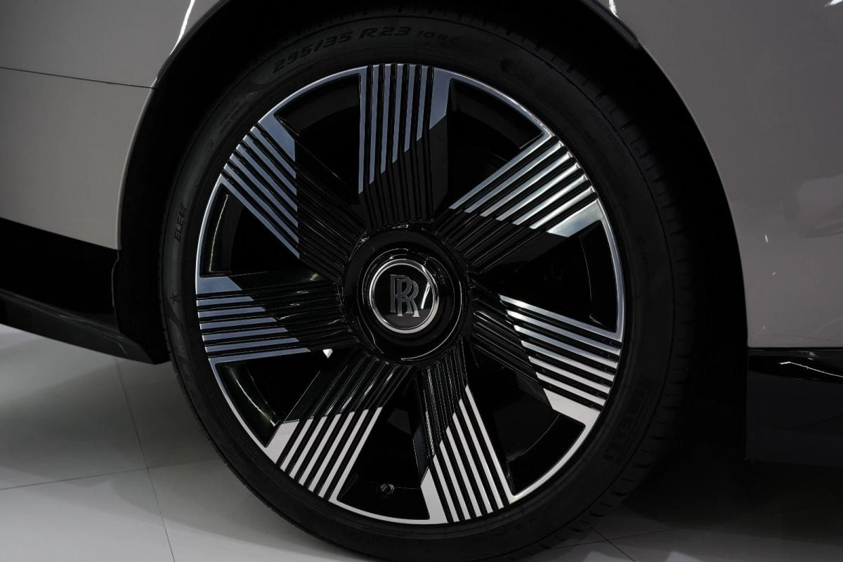 Rolls-Royce Spectre 2024-11-11