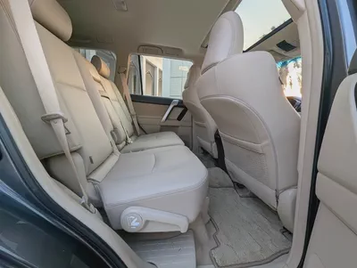Pristine Toyota Prado VXR 2022 | GCC Specs | Full Option-6
