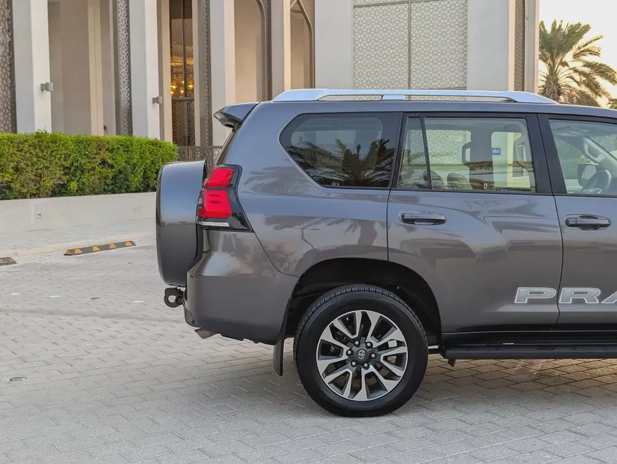Pristine Toyota Prado VXR 2022 | GCC Specs | Full Option-14-14