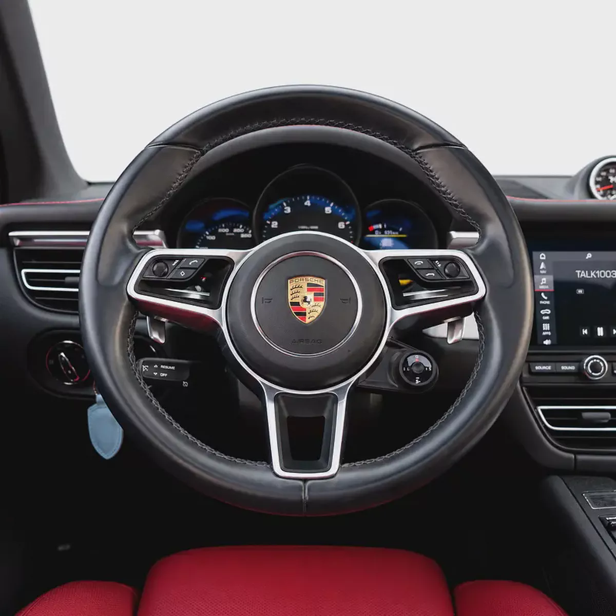 3,353 P.M • 0% Downpayment • Porsche Macan • Agency Warranty-6-6
