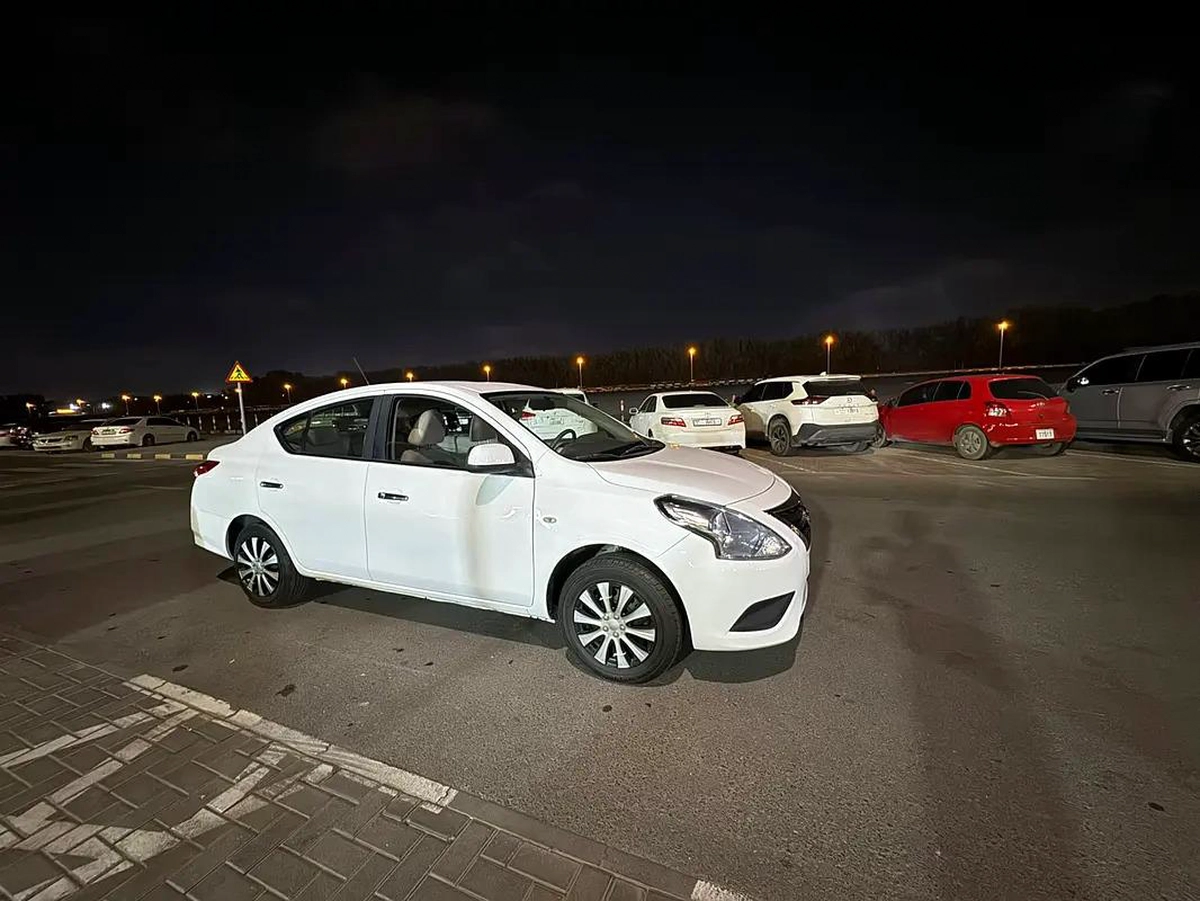 2023 Nissan Sunny SE - GCC Specs - Excellent Condition-4-4