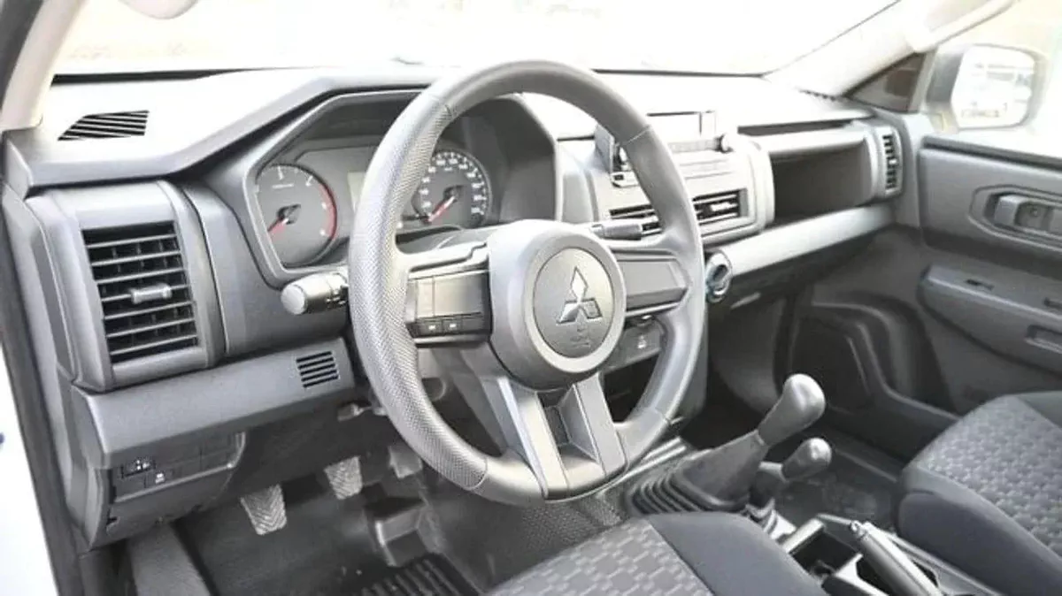 Mitsubishi L200 GL L200 SC MT 2.4 Diesel 2026-9-0
