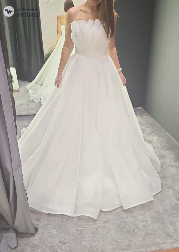 Elegant Wedding dress made from finest organza for sale