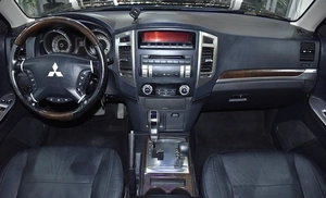 Mitsubishi Pajero GLS Di-D ( 2012 Model ) in White Color GCC Specs