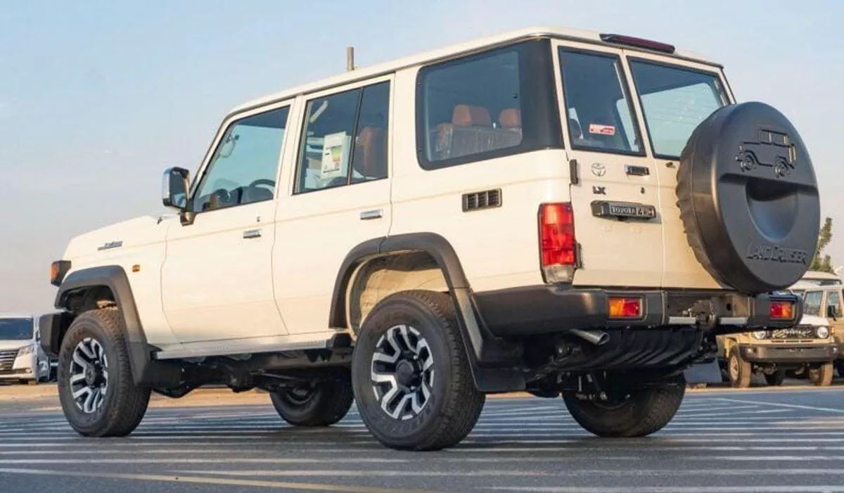 Toyota Land Cruiser 70 LC76 LX LX LC 76 2.8 DIESEL  AT-2-0