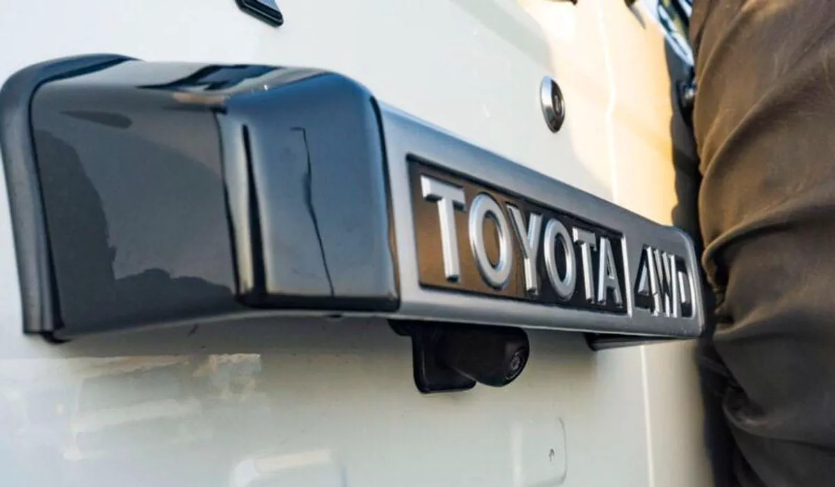 Toyota Land Cruiser 70 LC76 LX LX LC 76 2.8 DIESEL  AT-5-0