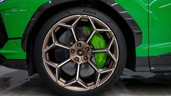 Lamborghini Urus 4.0T V8 Performante