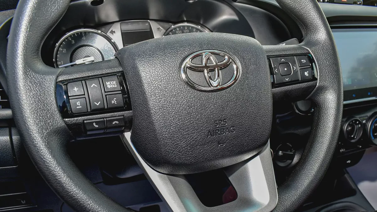 Toyota Hilux Single Cab GL 2026 GCC Specs-10-10