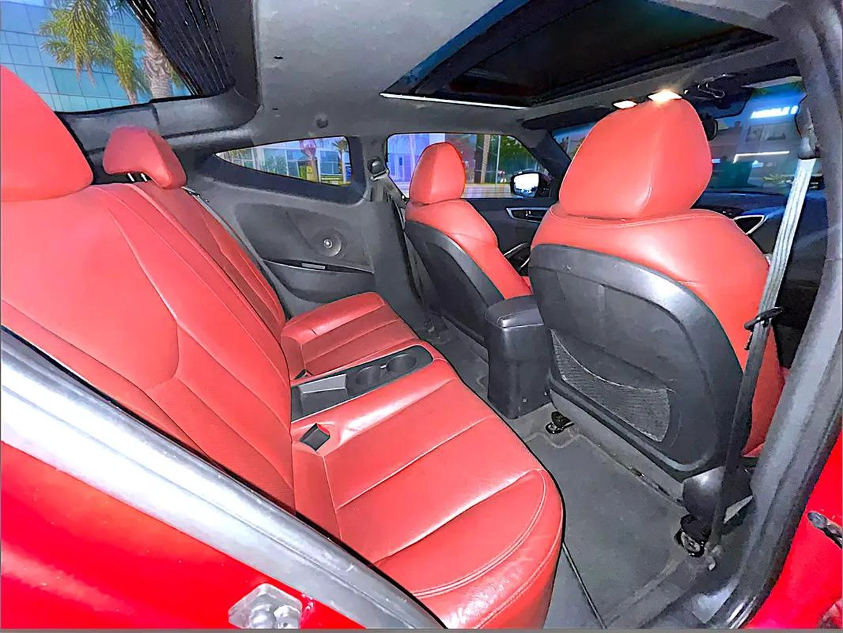 HYUNDAI | VELOSTER | GLS | 1.6L |2016 |GCC | EXCELLENT CONDITION-10-10