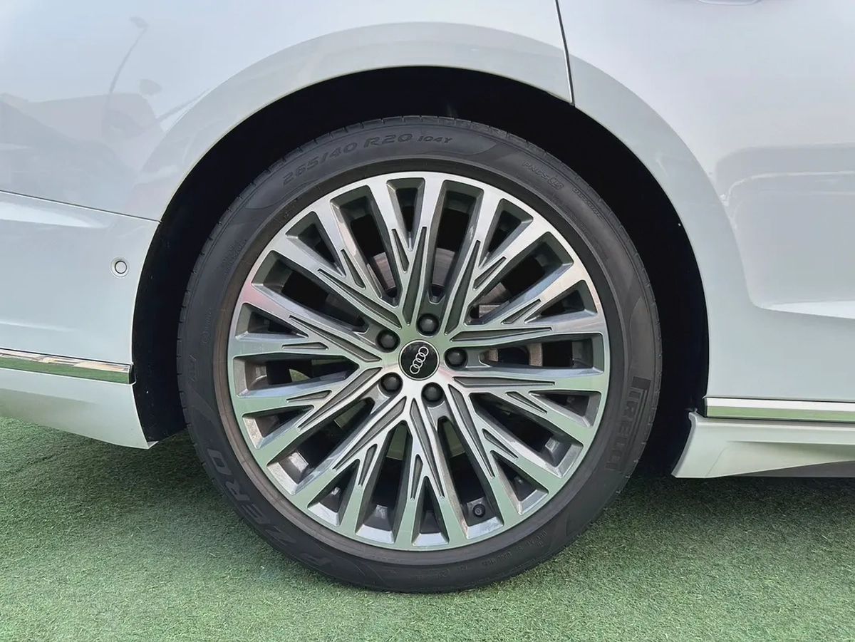 (2021) AUDI A8 //QUATTRO// GCC FULL OPTION -ORIGINAL PAINT--18-18