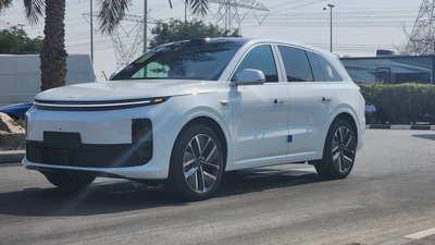 Li Auto L6 Max (White)-3