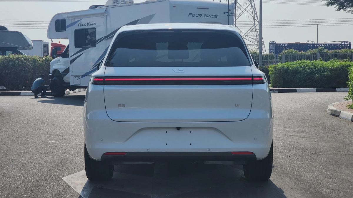 Li Auto L6 Max (White)