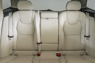 AED 3,832 / 60 months | 0% DP | 2026 Volvo XC60 B5 Ultra Dark / Full Service History / Volvo Warrant-11