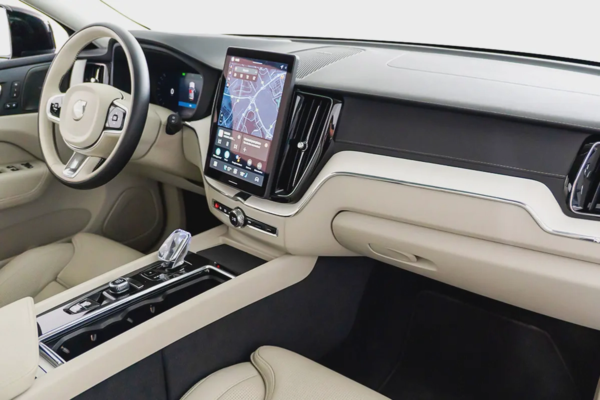 AED 3,832 / 60 months | 0% DP | 2026 Volvo XC60 B5 Ultra Dark / Full Service History / Volvo Warrant-10-10