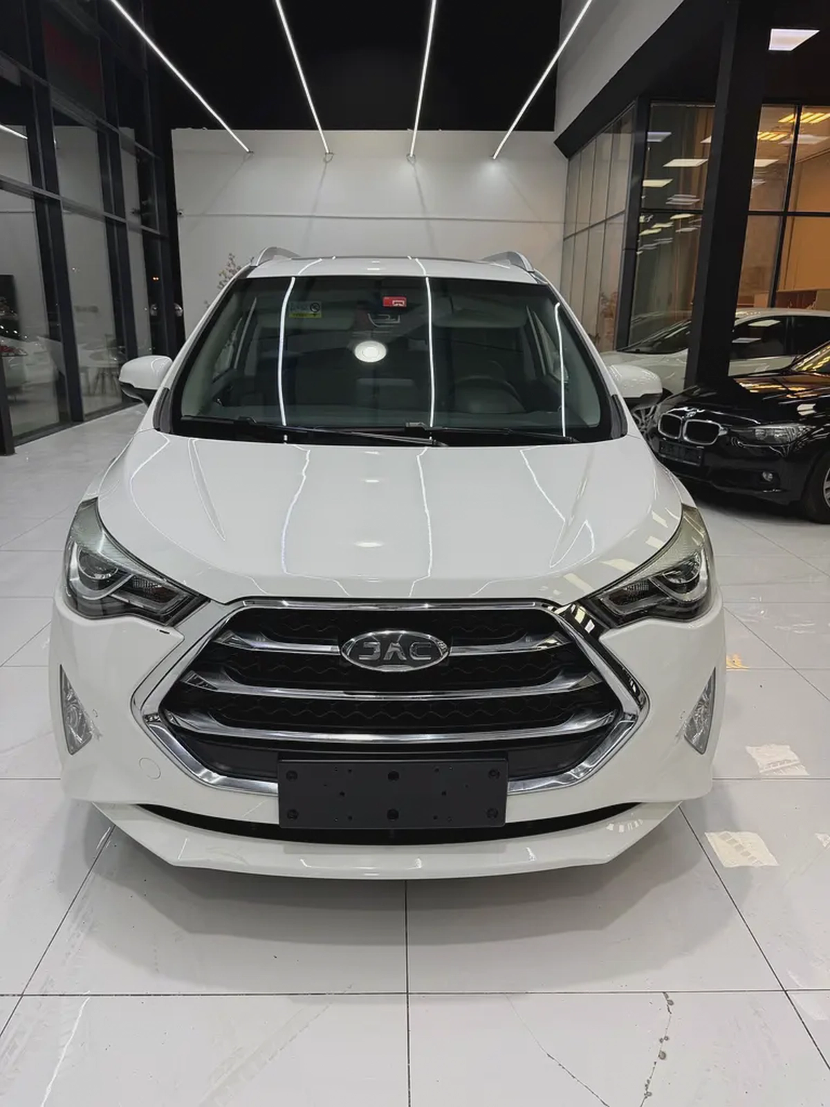 JAC JS3 Luxury 2023 GCC Specs - Low Mileage - original paint