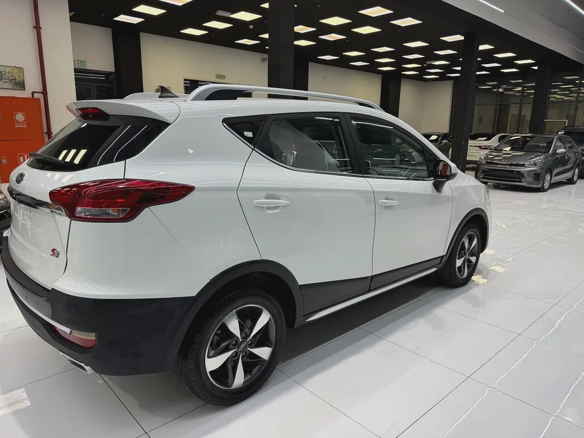 JAC JS3 Luxury 2023 GCC Specs - Low Mileage - original paint-3-3