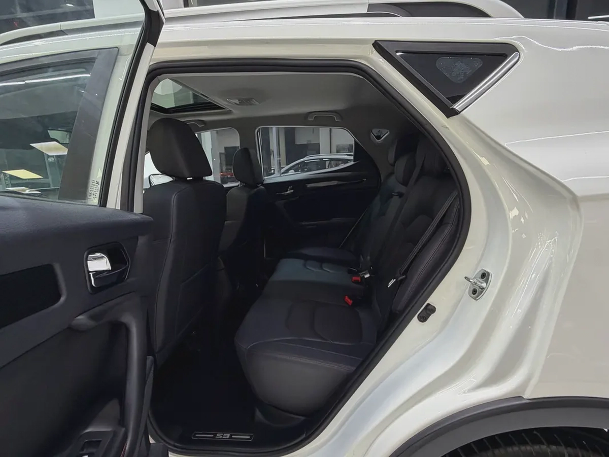 JAC JS3 Luxury 2023 GCC Specs - Low Mileage - original paint-5-5