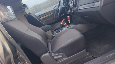 Mitsubishi Pajero Sport GLX 2016 GCC Specs-11