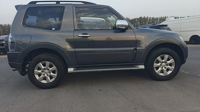 Mitsubishi Pajero Sport GLX 2016 GCC Specs-1