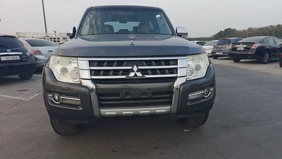 Mitsubishi Pajero Sport GLX 2016 GCC Specs-2