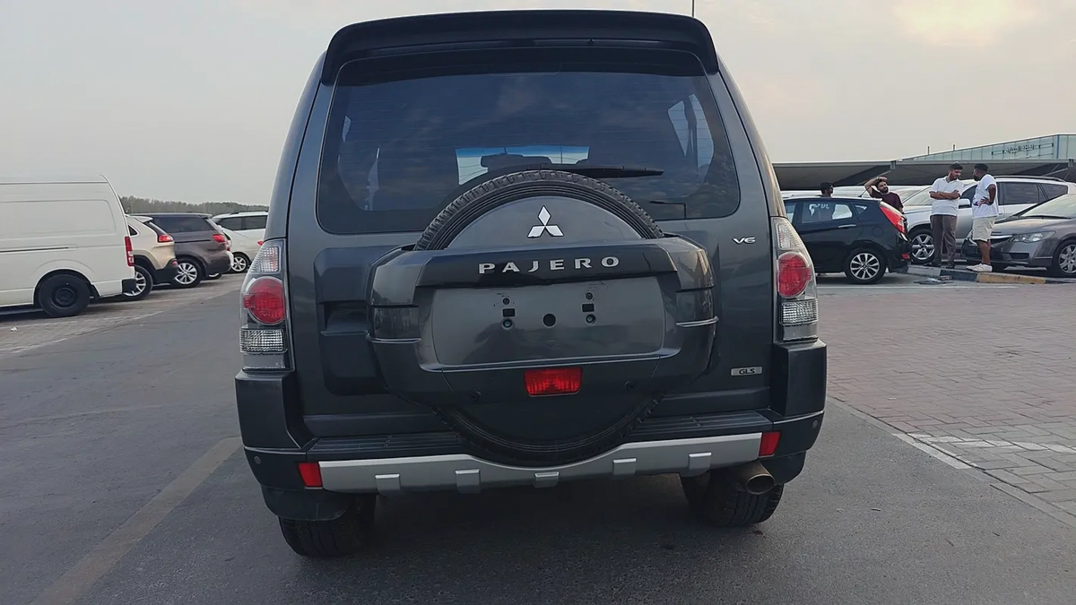 Mitsubishi Pajero Sport GLX 2016 GCC Specs-9-9